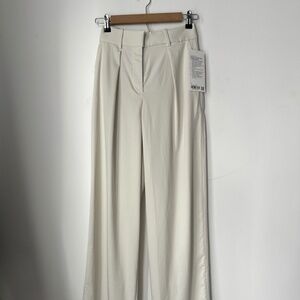 Lululemon Pleat-Front High-Rise Trouser *Short